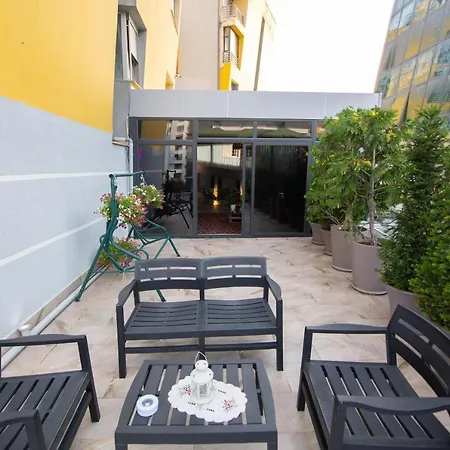 Aloha Apartment